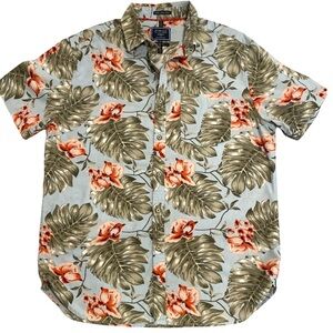 On The Road Vacation Hawaiian Shirt - Like New - 21” - S/M